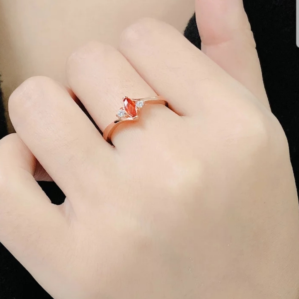 NEW 18k Rose gold Plated cubic Zirconia ring - Picture 3 of 4